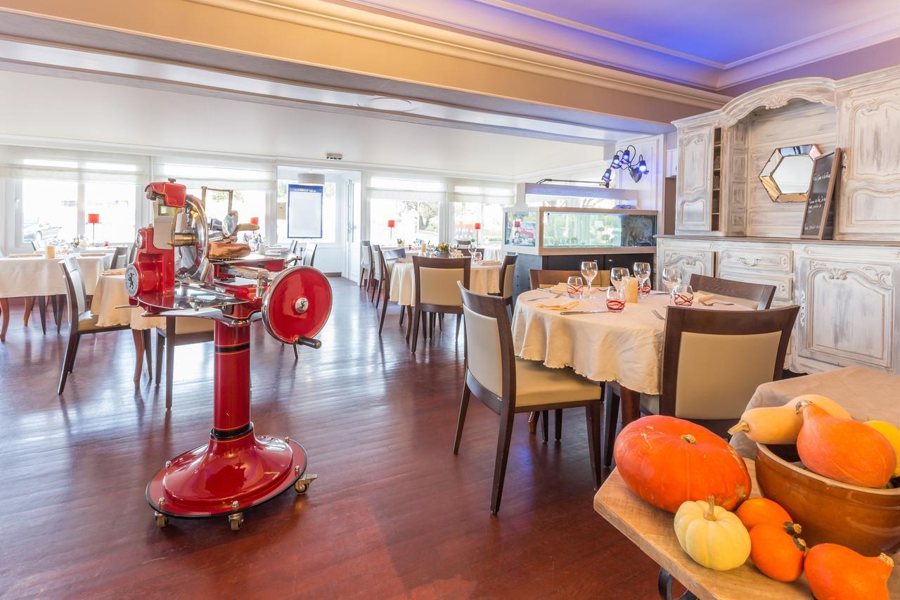 קורסיי-סור-מר Hotel De Paris מראה חיצוני תמונה