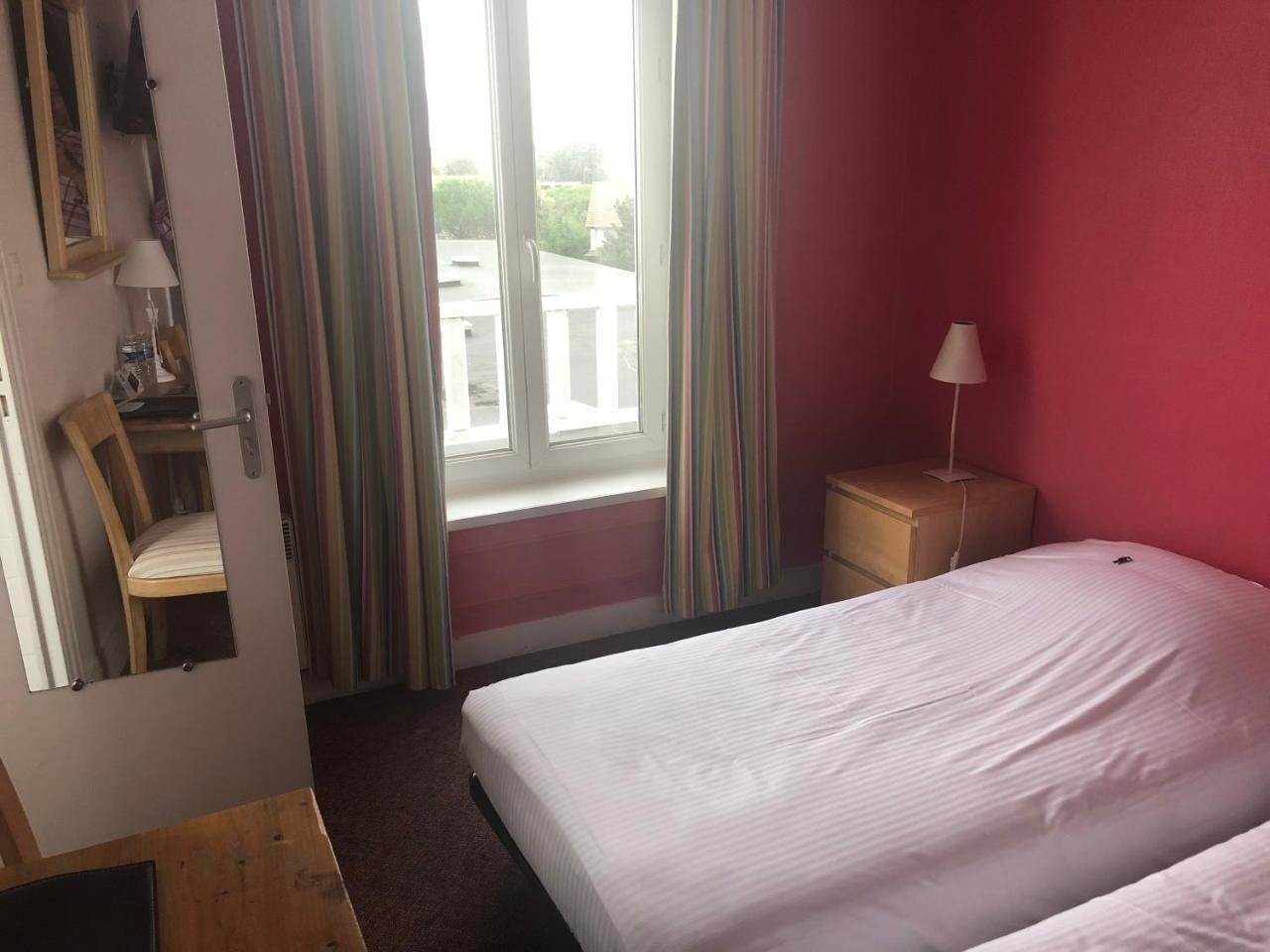 קורסיי-סור-מר Hotel De Paris מראה חיצוני תמונה